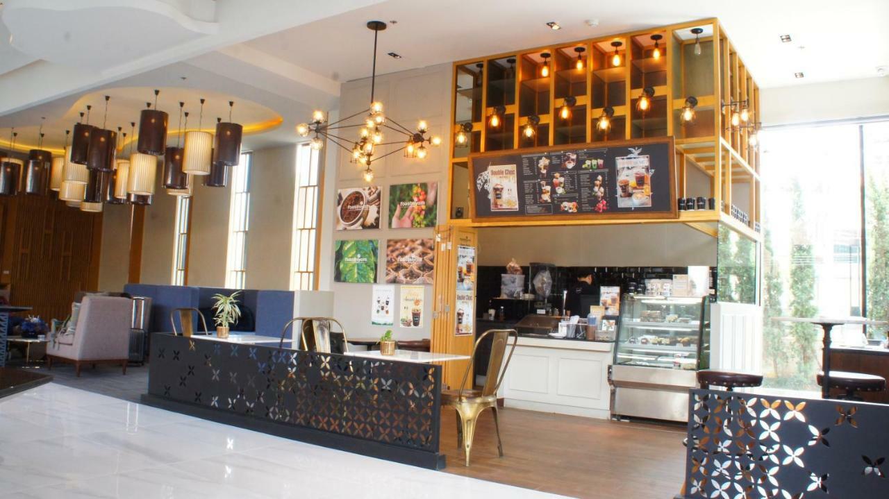 Appartamento The Astra Chiang Mai Esterno foto
