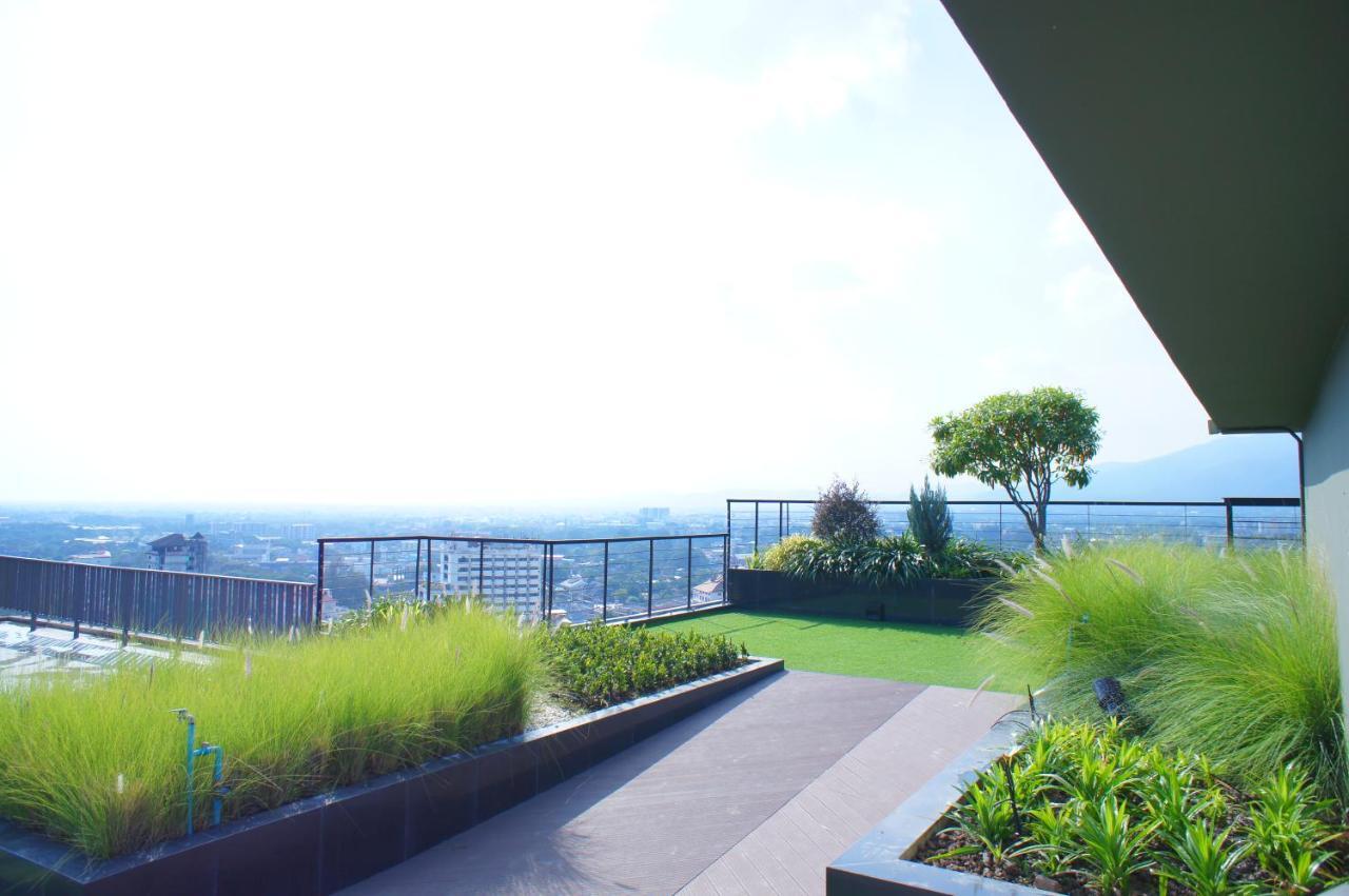 Appartamento The Astra Chiang Mai Esterno foto