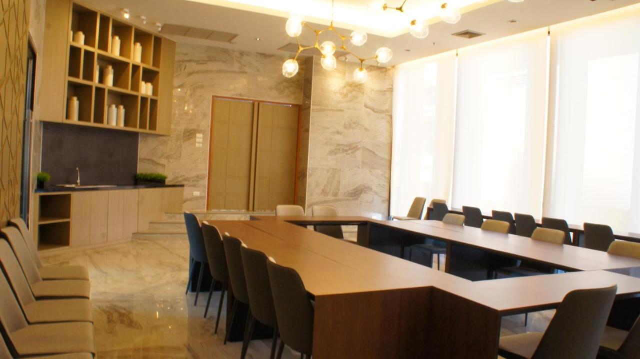 Appartamento The Astra Chiang Mai Esterno foto